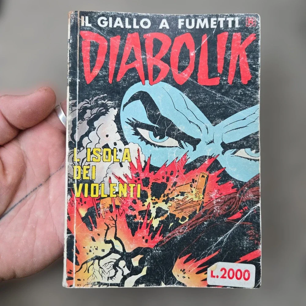 VTG DIABOLIK Comic Book Italian IL‎ GIALLO A FUMETTI L ISOLA DEI VIOLENTI 1990